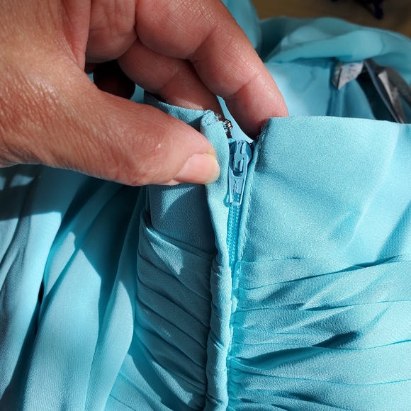 Turquoise Strapless Elegance - Picture 6 of 14